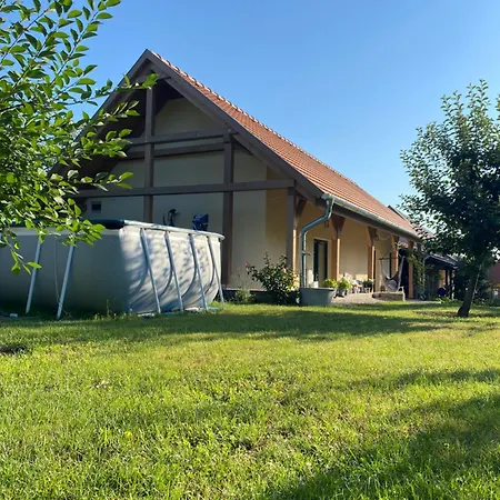 By Mo Bed & Breakfast Etyek