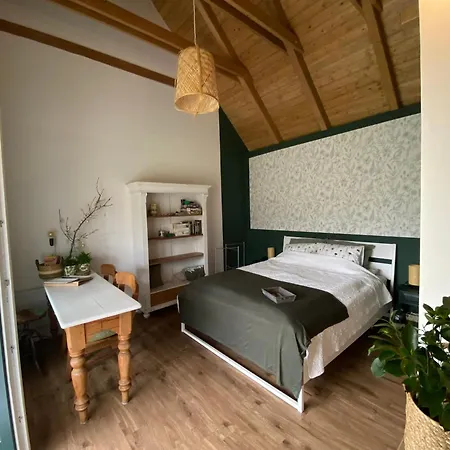 By Mo Bed & Breakfast